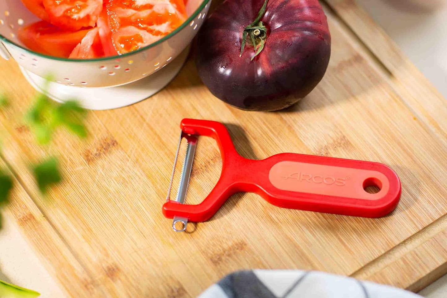 Julienne Peeler. Professional Chrome-Plated Cutter. 5.5 Inch Stainless Steel Kitchen Tool for Precise Cutting. Chef's Gadget with Ergonomic Design. Silver Color