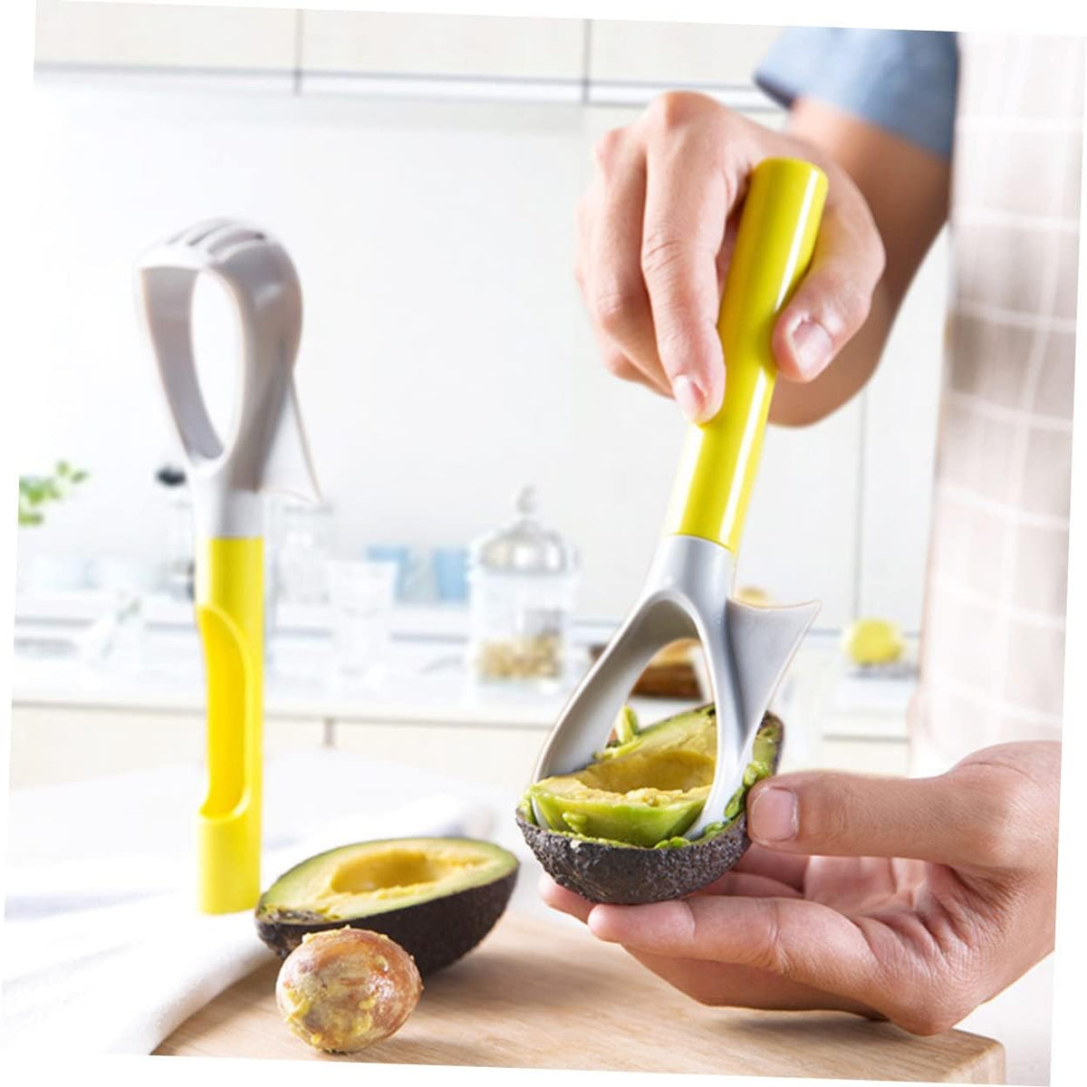 Multifunction 5 in 1 Avocado Tool Cutter Masher Slicer Pitter Peeler Corer for Kitchen Fruit Salad and Meal Prep 8.46In