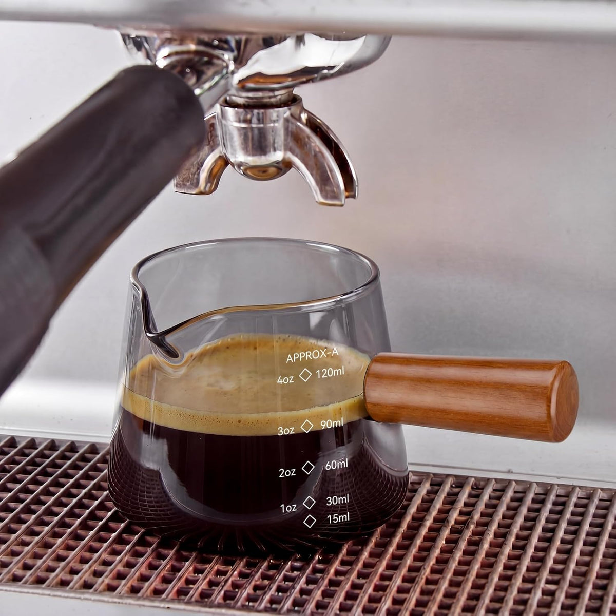 2 Pcs Espresso Cups, Espresso Shot Glasses with V-shaped Spouts and Handle, Small Cute Glass Measuring Cup, Milk Frothing Pitcher for Coffee Bar Accessories(4 OZ,Simple Style,Black)