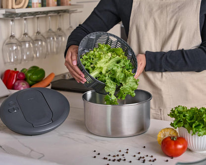 Easy Spin 2 AquaVent Large Salad Spinner - Salad Spinner with Pull Cord - Salad Bowl for 4 to 6 Servings - Manual Vegetable and Fruit Dryer - Vegetable Spinner with Brake - Green, Large
