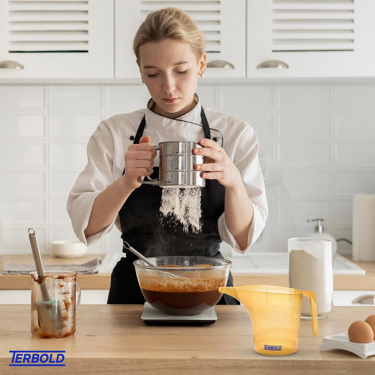 Funnel Pitcher with Spout 2pc Set | 1 Liter Plastic Measuring Pitchers for Cake, Pancake Dispenser, Soap Pouring or Oil Automotive use
