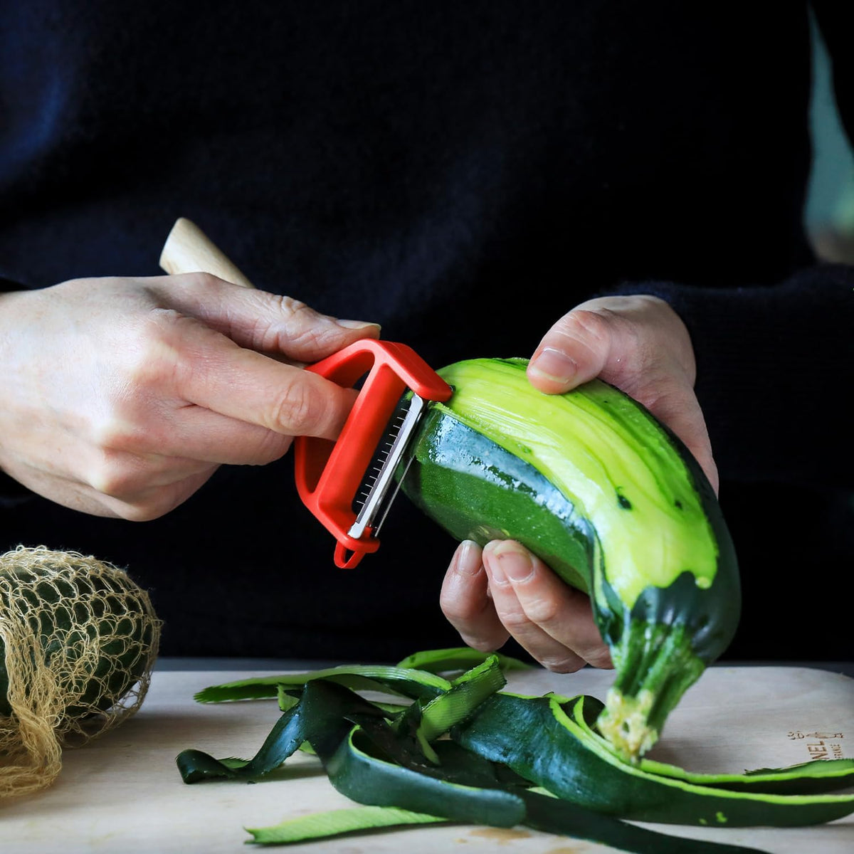 T-Duo 254621 Wooden Peeler in Red for Peeling Vegetables and Preparing Juliennes One Size