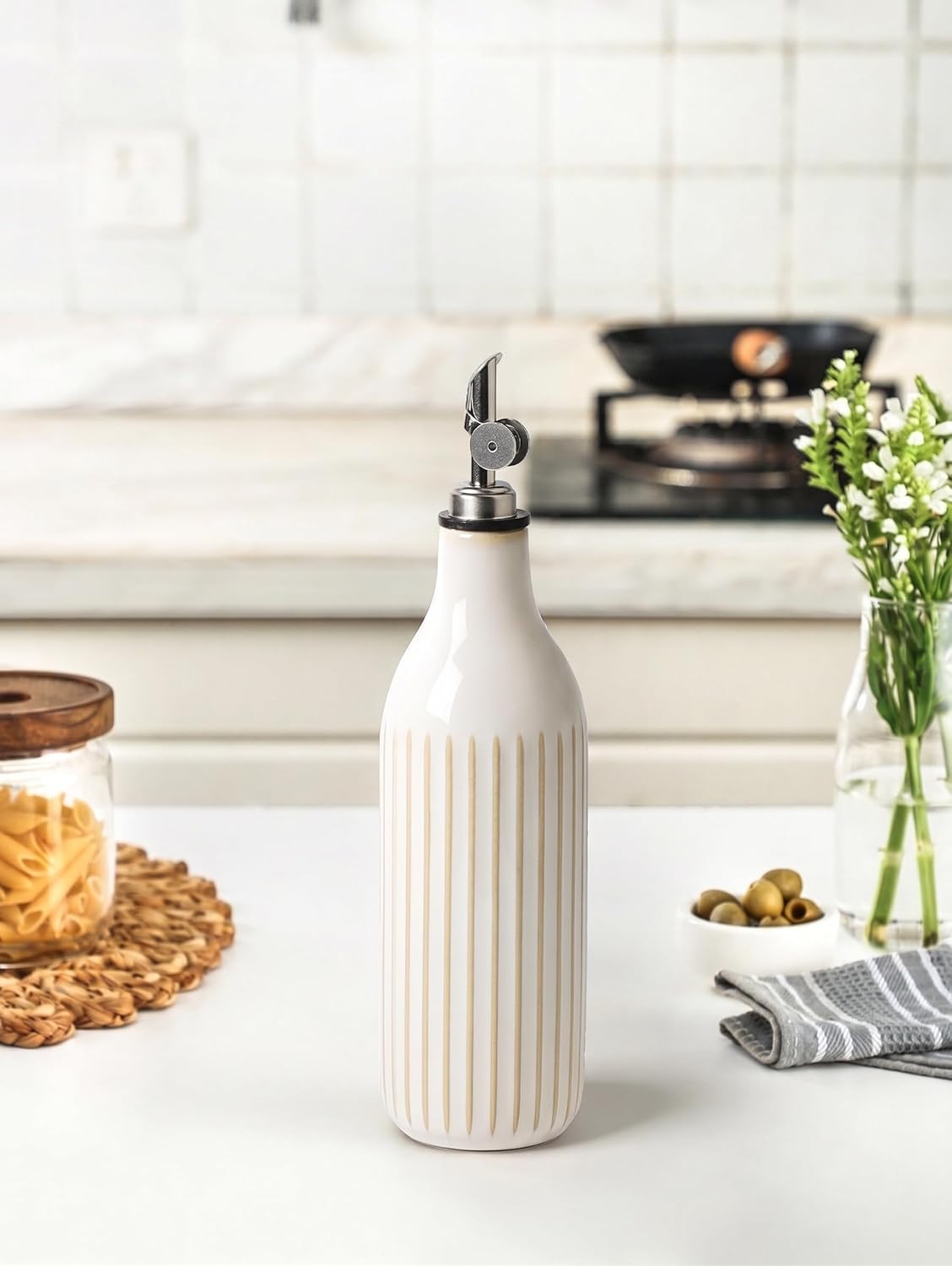 FUN ELEMENTS Olive Oil Dispenser Bottle, 19 oz Oil Dispenser for Kitchen and Vinegar Dispenser Bottle, Suitable for Vinegar, Coffee Syrups & Other Liquids, Off White