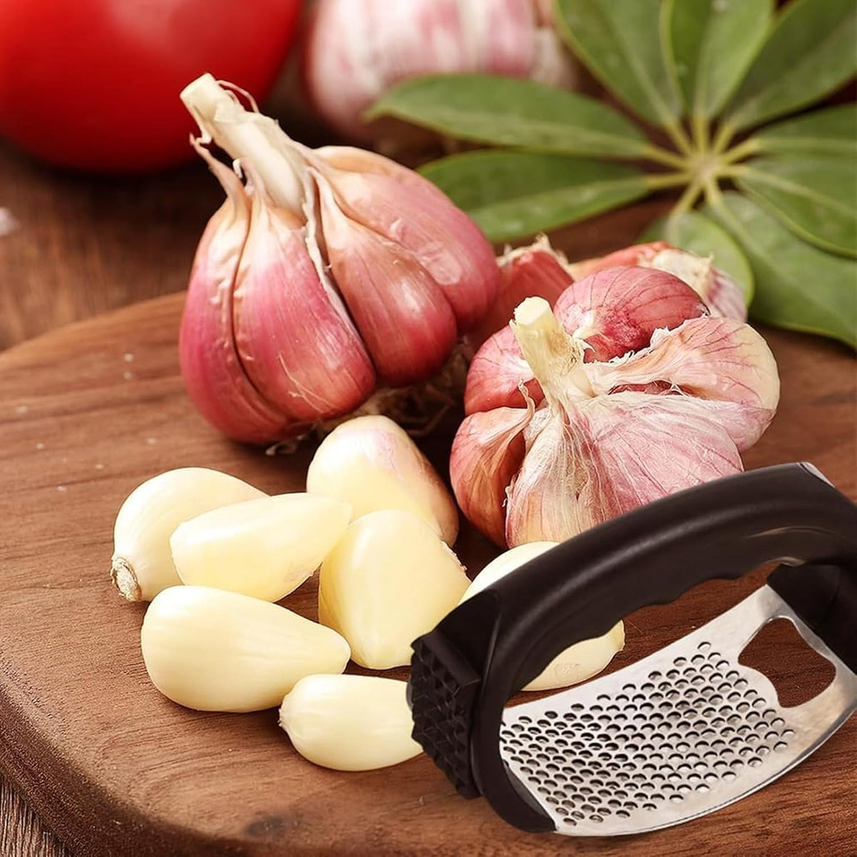 Garlic Press Rocker, Stainless Steel Garlic Crusher Portable Manual Heavy Duty Garlics Mincer, Garlics Chopper with Peeler & Scraper, Easy Kitchen Gadget for Effortless Smashing (Sliver)