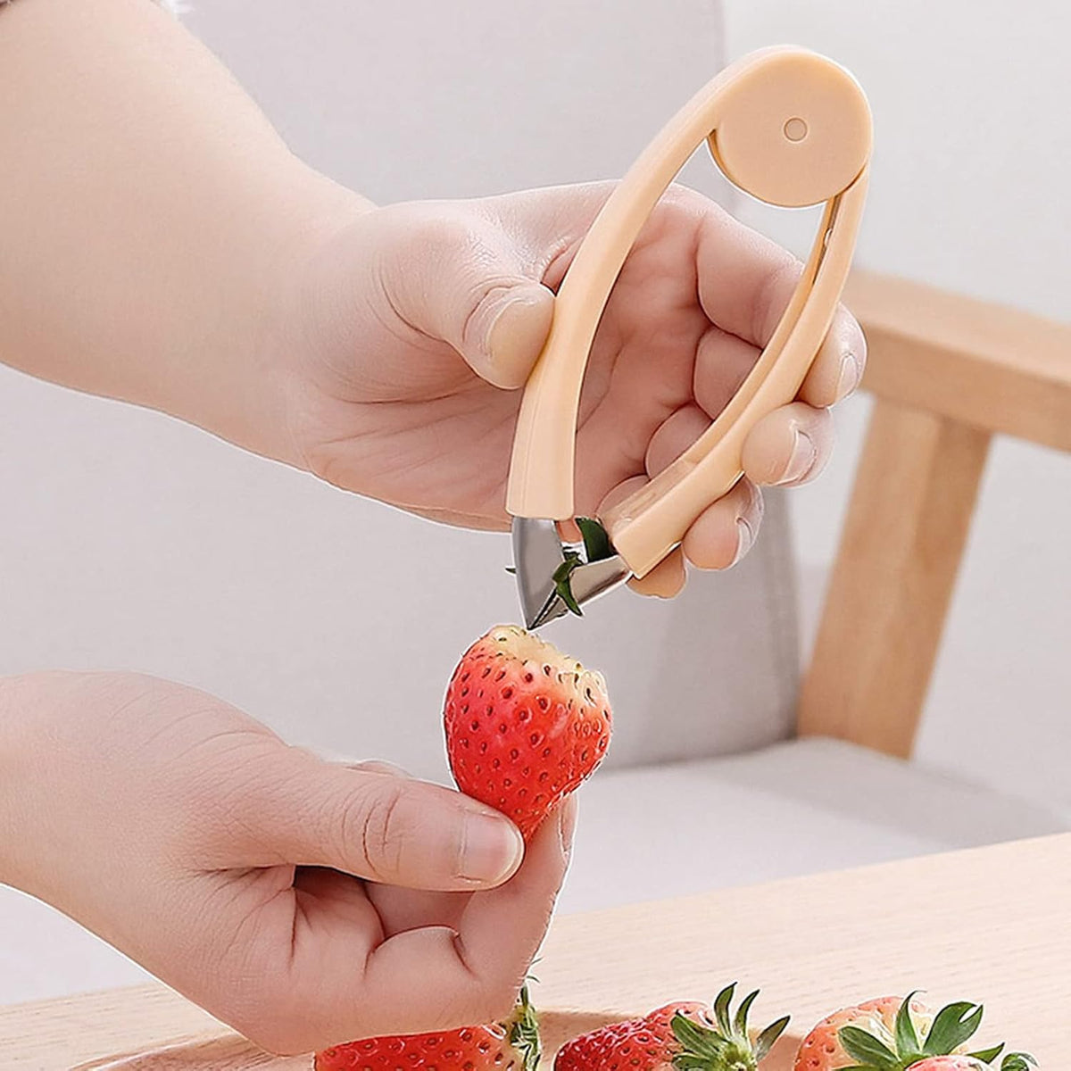 Pineapples Corer, 4.72 * 2.95 * 0.78in Strawberry Corer Tool, Tomato Corers Tool Suitable for Strawberry Stem, Potato Eyes, Radish Heads