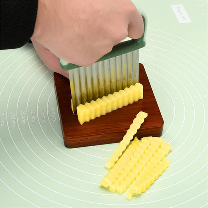 Vegetable Chopper - Stainless Steel Blade Crinkle Cutter/Wavy Knife Veggies French Fry Slicer and Plastic Dough/Cake Scraper,2 piece (Green)