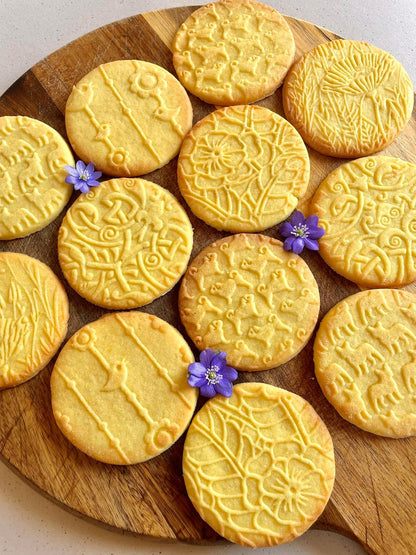 FLORAL WREATH Embossing Rolling Pin with Flowers Pattern. Dough and Clay Roller for Embossed Cookies and Pottery. Cookie and Ceramic Stamp. Backing Gifts for Women