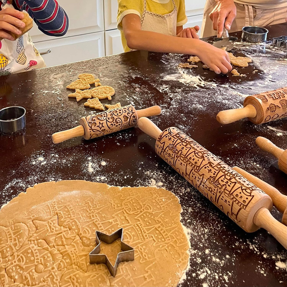 FLORAL WREATH Embossing Rolling Pin with Flowers Pattern. Dough and Clay Roller for Embossed Cookies and Pottery. Cookie and Ceramic Stamp. Backing Gifts for Women