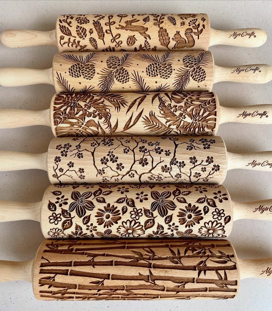 FLORAL WREATH Embossing Rolling Pin with Flowers Pattern. Dough and Clay Roller for Embossed Cookies and Pottery. Cookie and Ceramic Stamp. Backing Gifts for Women