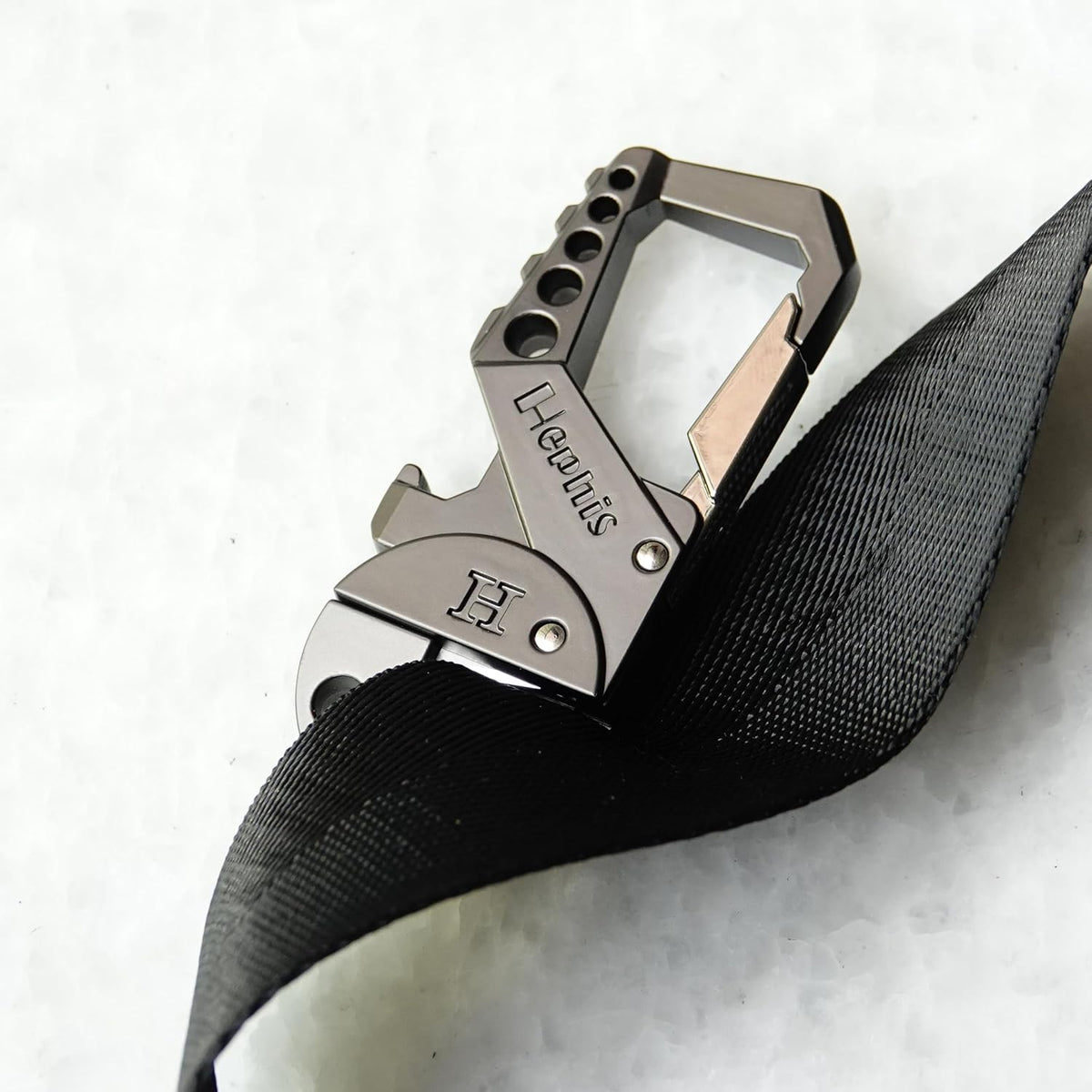 Skull Heavy Duty Key Chain,Car Emergency Escape Tool, Seat belt Cutter,Bottle Opener,Carabiner Car Key Chains