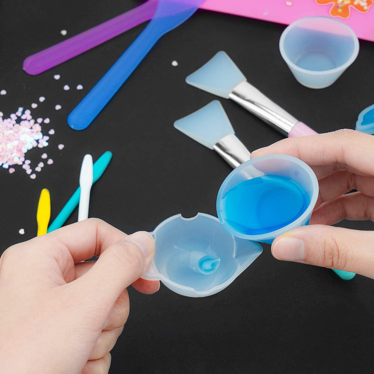 250ml Silicone Measuring Cups, 4 PCS Large Nonstick Reusable Silicone Mixing Cups Durable Easy Clean for Epoxy Resin, Casting Molds, Stain Jewelry Making, Waxing, DIY, Art, Craft