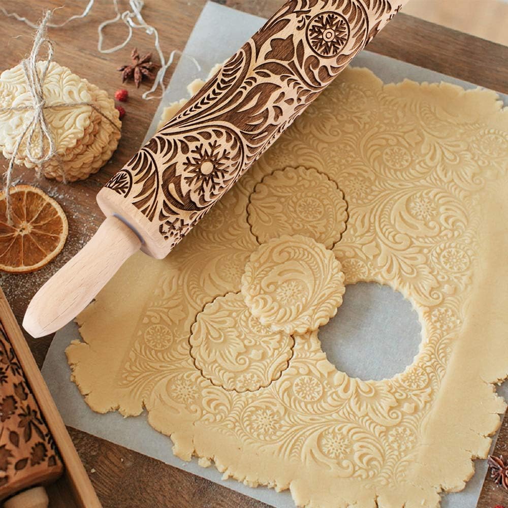 Embossed Wooden Rolling Pin for Baking, Deep Engraved Embossing Rolling Pin with Christmas Snowflake Flower Design for Baking Embossed Cookies,Cute Kitchen Decor DIY Tool for Adults