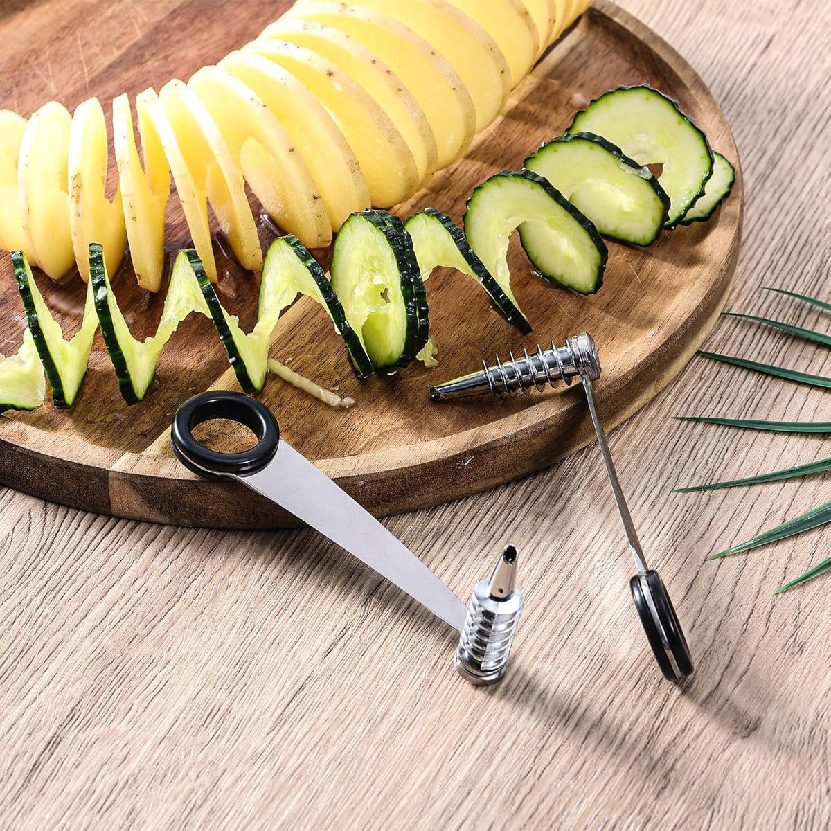 Spiral Cutter Slicer, Manual Stainless Steel Spiralizer Portable Spiral Knife Peeler Tool for Vegetable Potato Cucumber Carrot Fruit Kitchen Gadgets