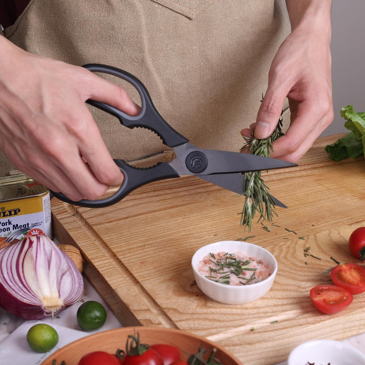 Kitchen Scissors All Purpose Kitchen Shears with Magnetic Holder, Soft Grip Handle Cooking Scissors Dishwasher Safe with Come Apart Blade Heavy Duty Scissors for Meat, Vegetable, Herb, White