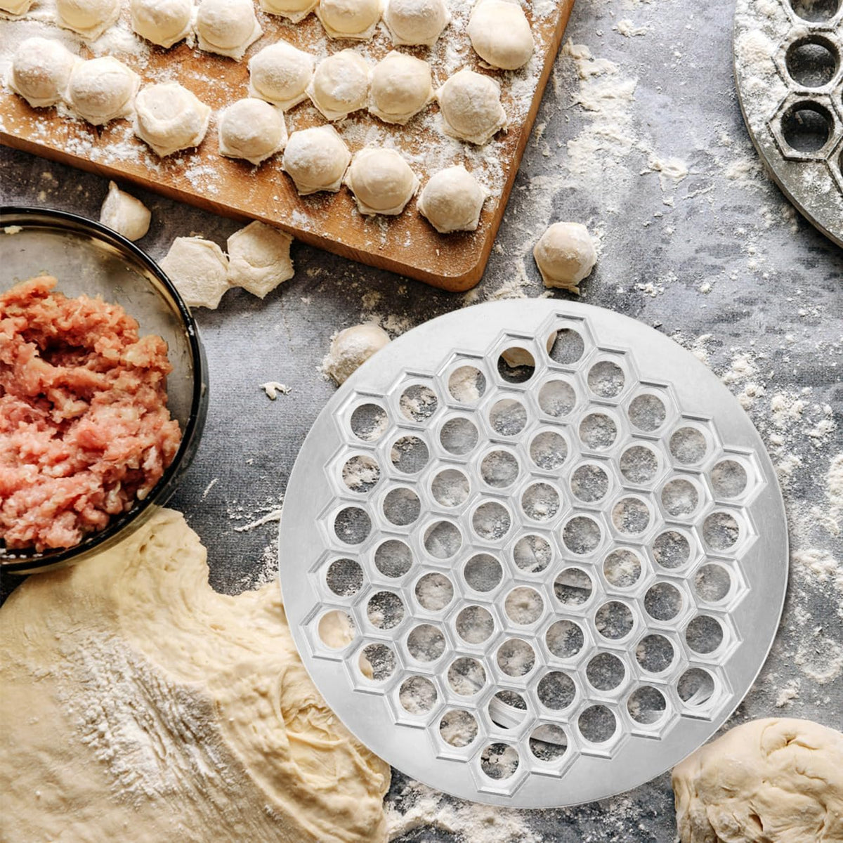 Russian Pelmeni Maker Mold Reusable Dumpling Maker for Homemade Pelmeni Ravioli Wontons Potstickers 13.18 X 13.18 X 0.78 in Kitchen Tool