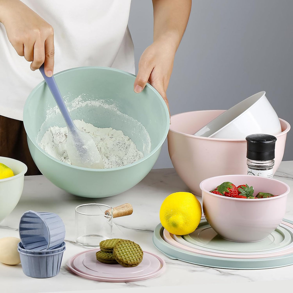 Plastic Mixing Bowls with Lids Set for Kitchen, 5 Set Nesting Bowls for Mixing, Baking, Prepping, Cooking and Serving Food, Mixing Bowls Dishwasher, Microwave Safe