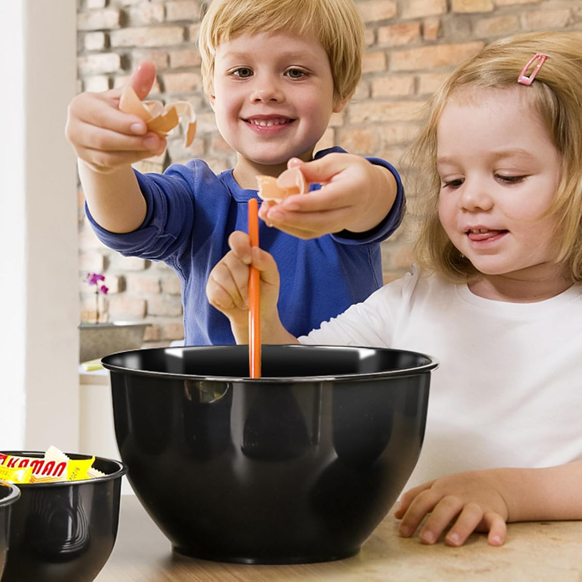Plastic Mixing Bowls with Lids Set for Kitchen, 5 Set Nesting Bowls for Mixing, Baking, Prepping, Cooking and Serving Food, Mixing Bowls Dishwasher, Microwave Safe