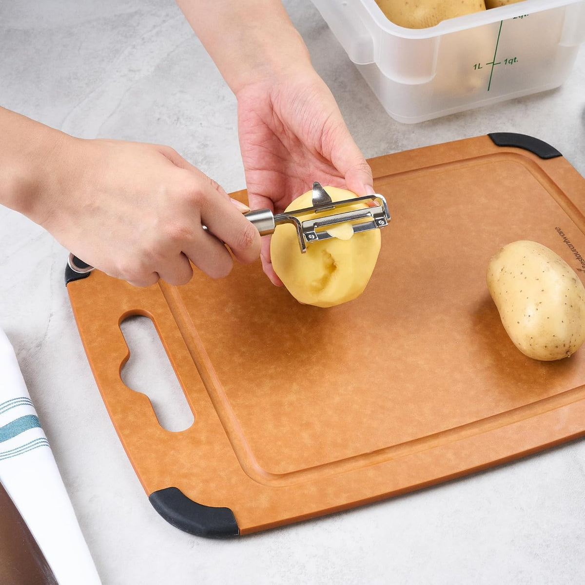 Stainless Steel Julienne Vegetable Peeler - German Standard Kitchen Peeler Dishwasher Safe, Sharp Blades, Ergonomic Handle - Potato Peeler for Potato, Apple, Cucumber