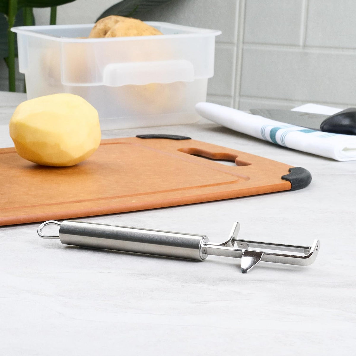 Stainless Steel Julienne Vegetable Peeler - German Standard Kitchen Peeler Dishwasher Safe, Sharp Blades, Ergonomic Handle - Potato Peeler for Potato, Apple, Cucumber