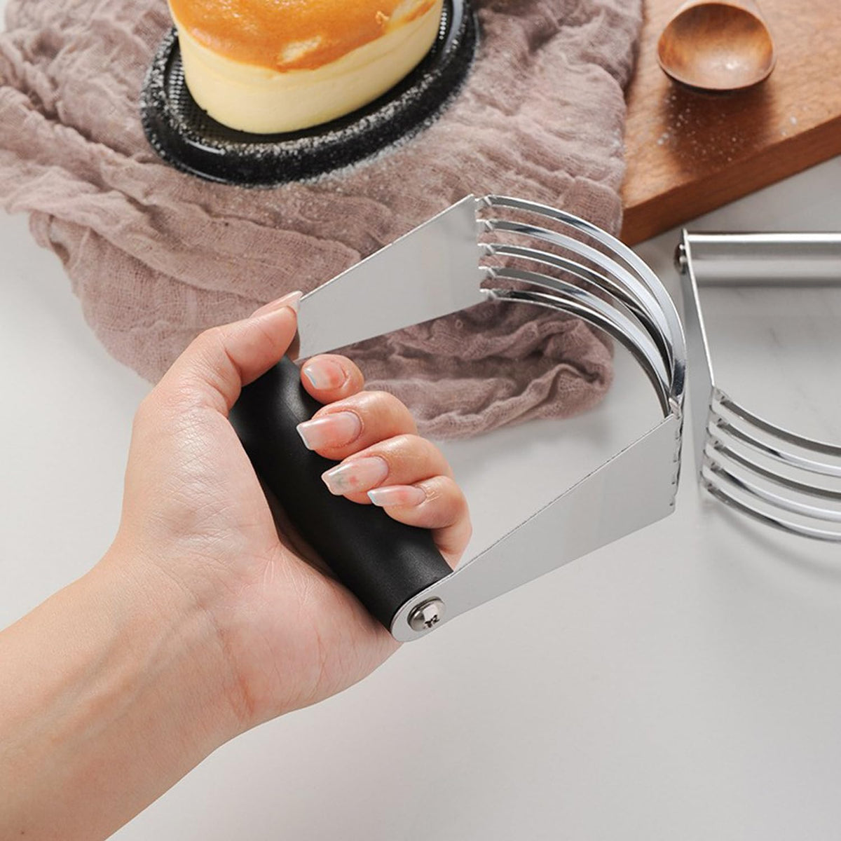 Dough Blender Stainless Steel Pastry Cutter Pastry Cutter & Measuring Spoons Set, Ergonomic Soft Grip Butter Mixer for Pie Crust Pizza Dough Biscuits Scones, Dishwasher Safe Baking Tool