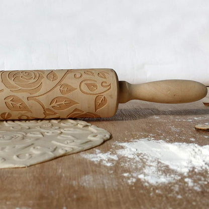 Wooden Rolling Pin, Rose Flower Embossed Engraved Carved Rolling Pin, Valentine's Day DIY Cookies Biscuit Fondant Cake Dough Roller Baking Tool (Wood color)