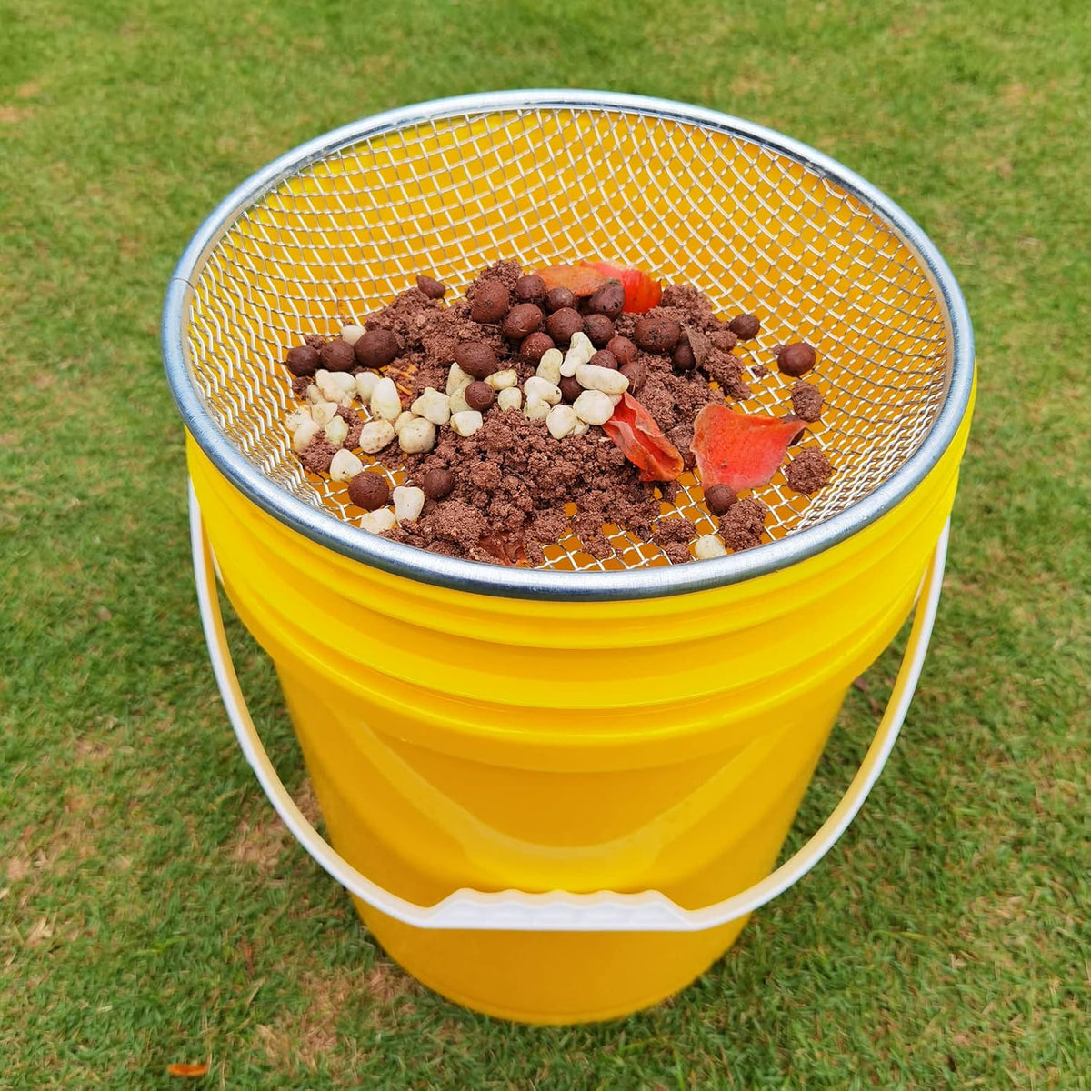 2PCS Gardening Sand Soil Compost Sifter Perfect for 5 Gallon Bucket, 1/4 Inch Mesh, 1/8 Inch Mesh