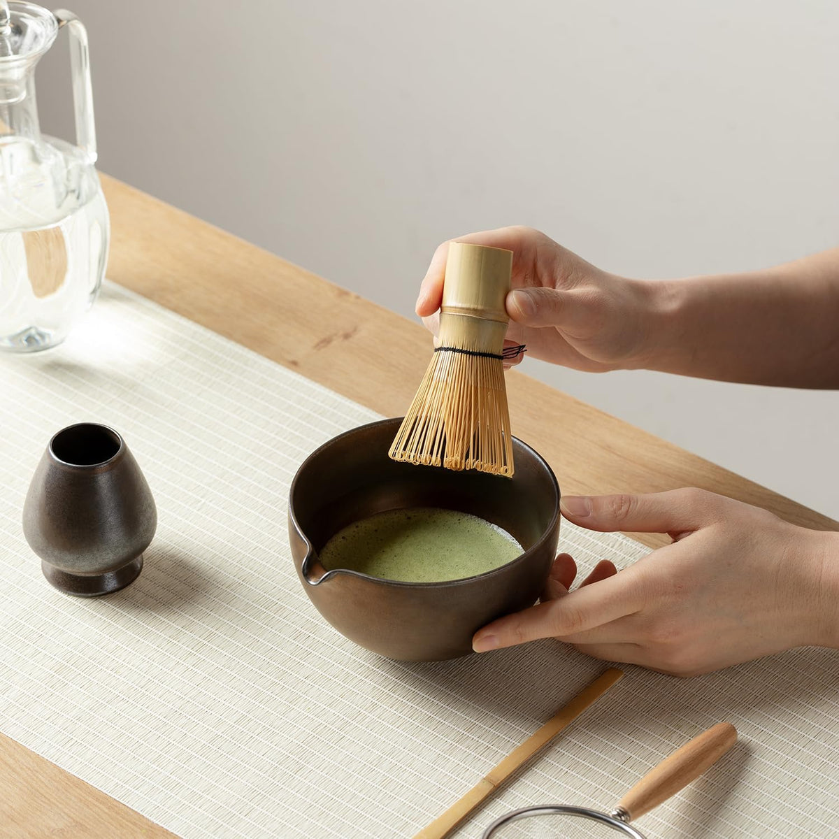 Matcha Whisk Set, Matcha Set with Ceramic Matcha Bowl, Bamboo Whisk & Holder, Sifter, Tea Scoop (Black Gold)