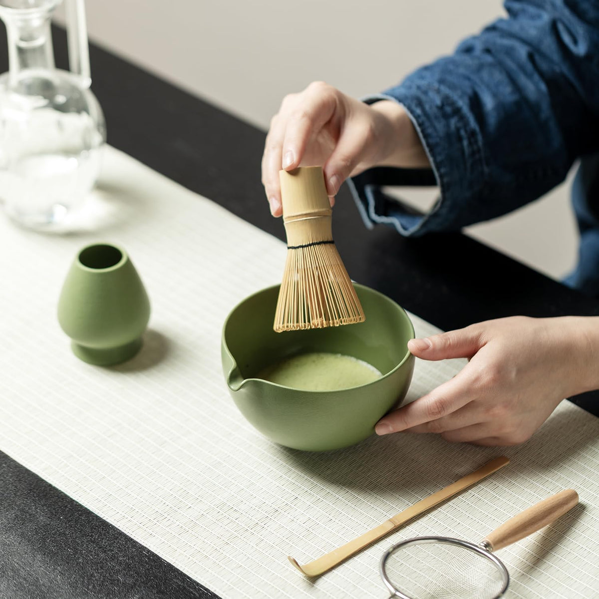 Matcha Whisk Set, Matcha Set with Ceramic Matcha Bowl, Bamboo Whisk & Holder, Sifter, Tea Scoop (Black Gold)