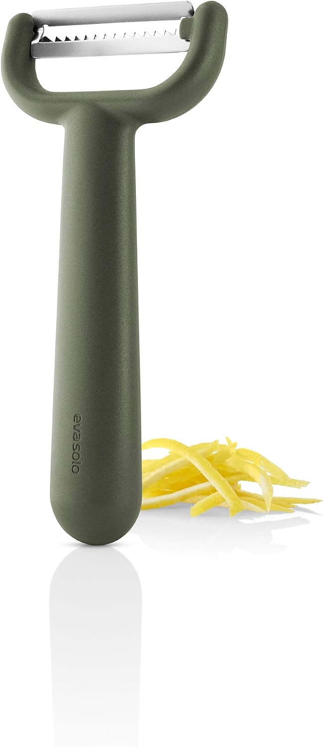 Green Tools julienne Peeler | Efficient peeler for making impressive vegetable or fruit ribbons or strips | Danish Design & Functionality | Kitchen Gadgets & Accessories