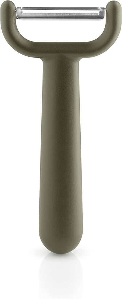 Green Tools julienne Peeler | Efficient peeler for making impressive vegetable or fruit ribbons or strips | Danish Design & Functionality | Kitchen Gadgets & Accessories