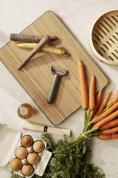Green Tools julienne Peeler | Efficient peeler for making impressive vegetable or fruit ribbons or strips | Danish Design & Functionality | Kitchen Gadgets & Accessories