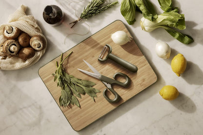 Green Tools julienne Peeler | Efficient peeler for making impressive vegetable or fruit ribbons or strips | Danish Design & Functionality | Kitchen Gadgets & Accessories