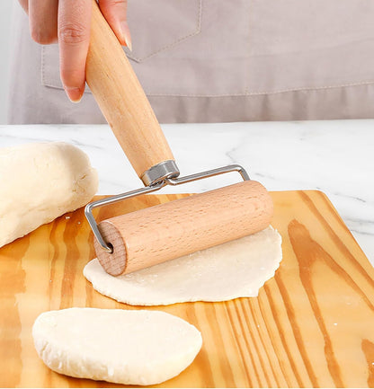 Roller Rolling Pin, 4 Inch Wood Rolling Pin for Kneading the Dough of Baking Bread, Pizza, Cookie, Noodles (M)
