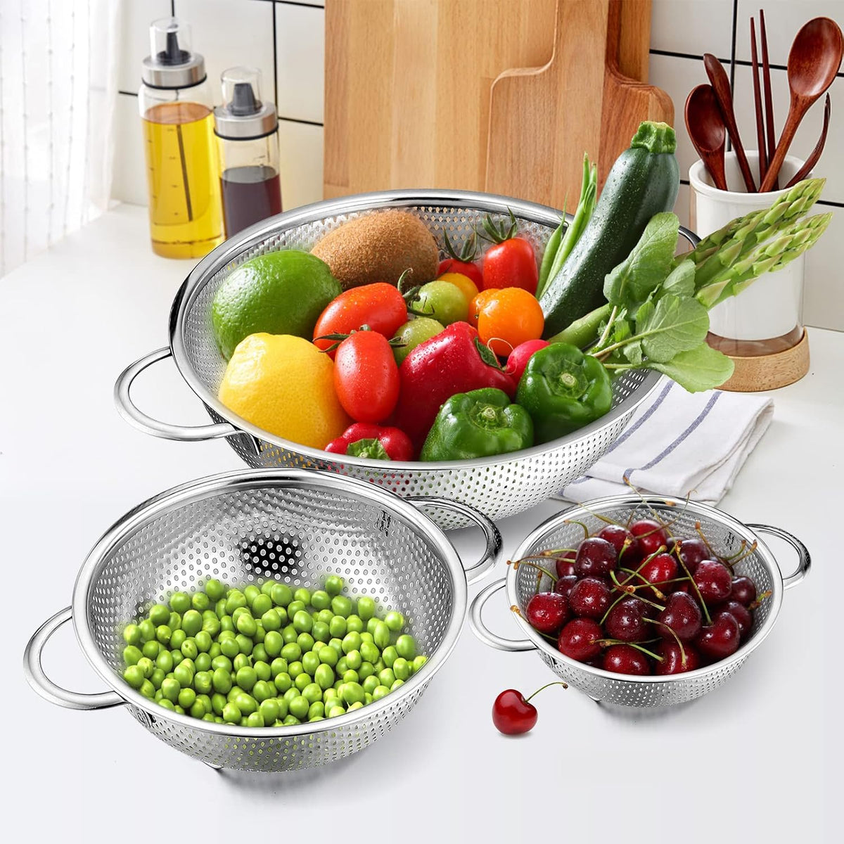 Stainless Steel Colander Set of 3 (1-3-5Quart), Micro-Perforated Metal Colander Strainer with Handle for Kitchen/Draining Pasta/Rinsing Vegetables Fruits, Heavy Duty & Dishwasher Safe