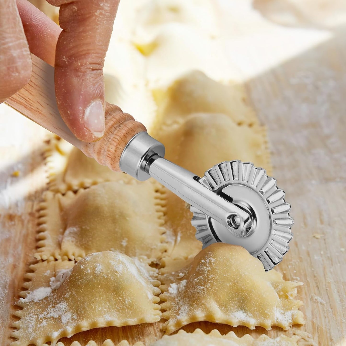 Pastry Cutter Wheel, Ravioli Cutter Wheel with Long Wooden Handle | Pasta Cutter Dumpling Lace Making Noodle Ruffled Edge Cookies Pie Cutter Kitchen Dough Cutting Tool