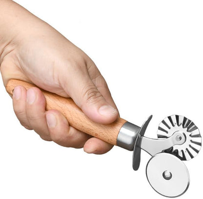 Pastry Cutter Wheel, Ravioli Cutter Wheel with Long Wooden Handle | Pasta Cutter Dumpling Lace Making Noodle Ruffled Edge Cookies Pie Cutter Kitchen Dough Cutting Tool