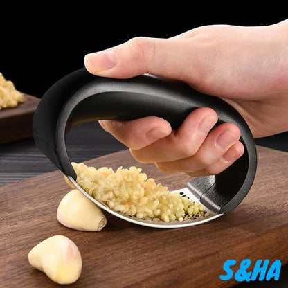S&HA Stainless Steel Garlic Masher Kitchen Device Household Manual Annular Garlic Press Garlic Grinder New Innovative Garlic Crusher