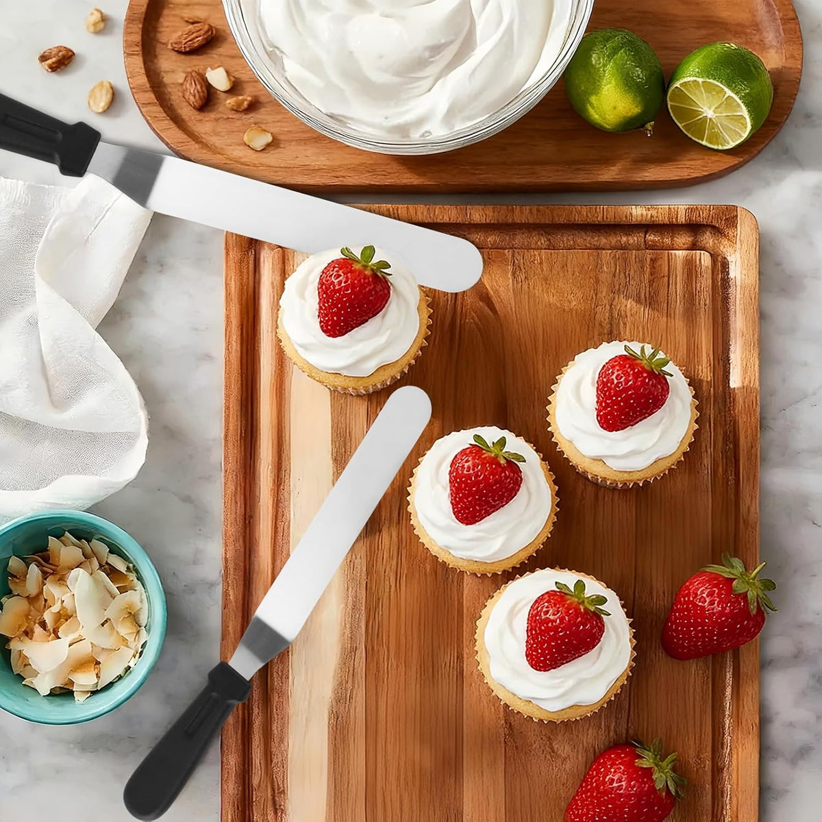 Icing Spatula Set of 3, Angled Cake Spatulas with 6, 8 & 10 Inch Stainless Steel Blades, Professional Frosting Spatulas with Ergonomic Handle for Cake Decorating, Baking & Pastry