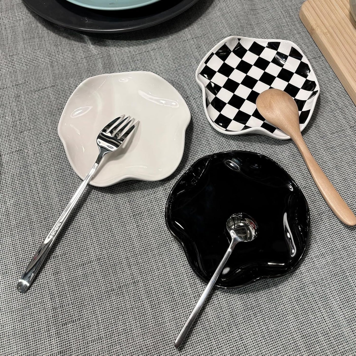Spoon Rest for Stove Top, 5.3 Inch Ceramic Spoon Holder for Kitchen Counter, Coffee Ladle Holder, Utensil Rest for Cooking, Housewarming Gifts (Black)