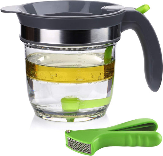 4 Cups Plastic Fat Separator with Bottom Release, Gravy Separator for Cooking, Soup&Oil Grease Strainer Measuring Cup, Kitchen Gadgets Fat Skimmer Packaged with a Garlic Press