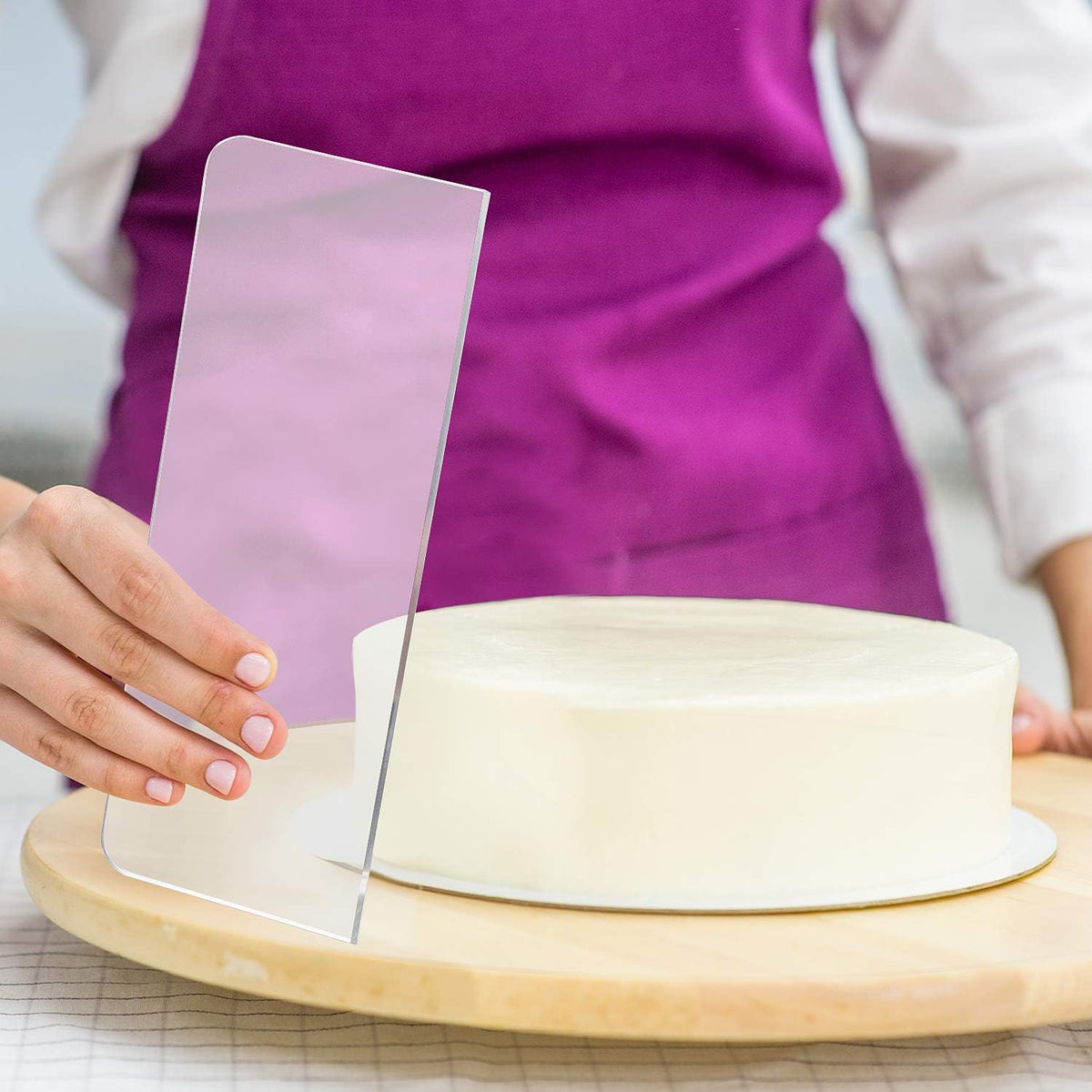 2 Pcs Clear Cake Scraper Acrylic Cake Smoother Scraper Large Icing Frosting Buttercream Edge Smoother for Kitchen Baking DIY Decorating Mousse Butter Cream Pastry(9 Inch)