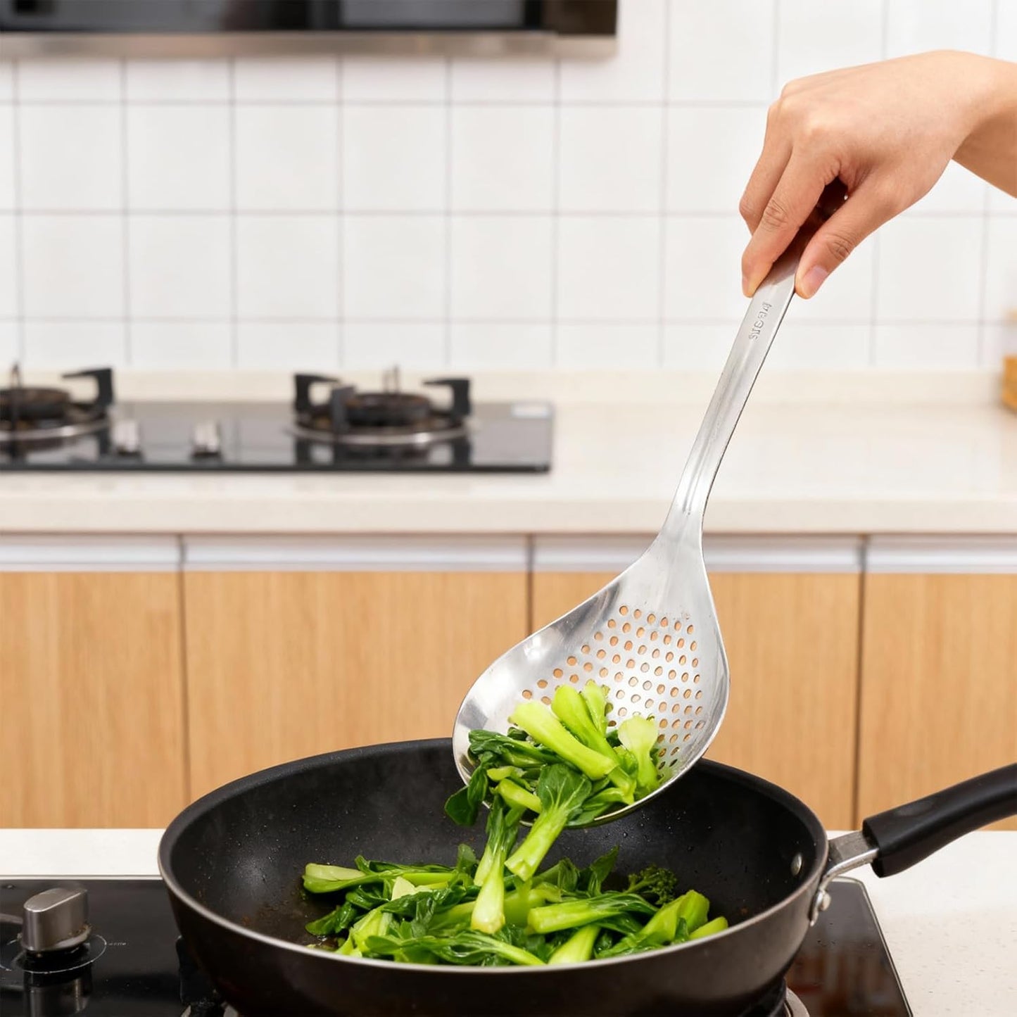 Slotted Spoons for Cooking, Skimmer Slotted Spoon, Large Stainless Steel Skimmer Ladle Spoon Spider Strainer with Handle and Hanging Holes for Kitchen Cooking, Frying and Draining