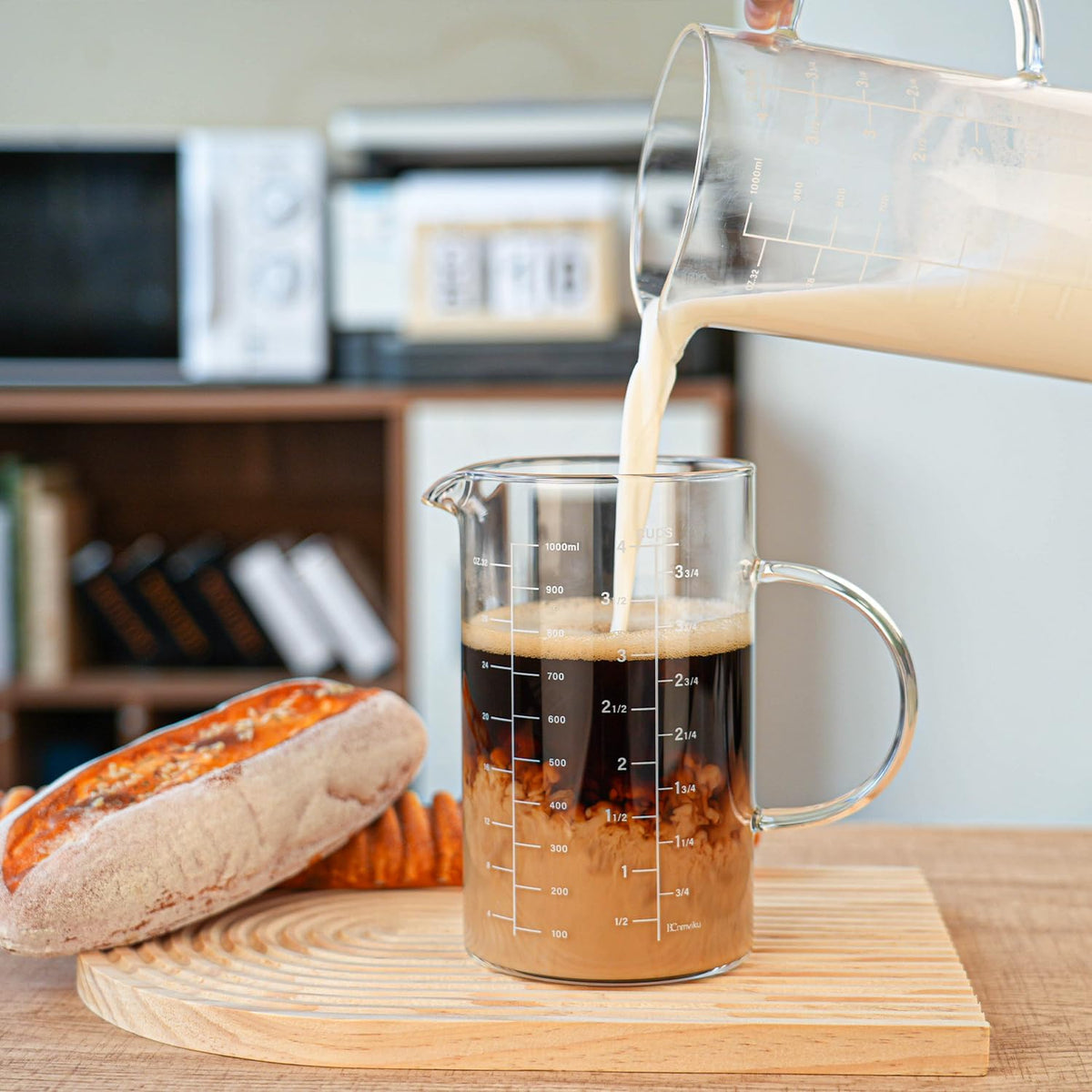 Glass Measuring Cup, Insulated handle, V-Shaped Spout, High Borosilicate Glass Measuring Cup 1000ML、 /1 Liter, 4 Cup for Kitchen or Restaurant, Easy To Read (1000ml-1pcs)