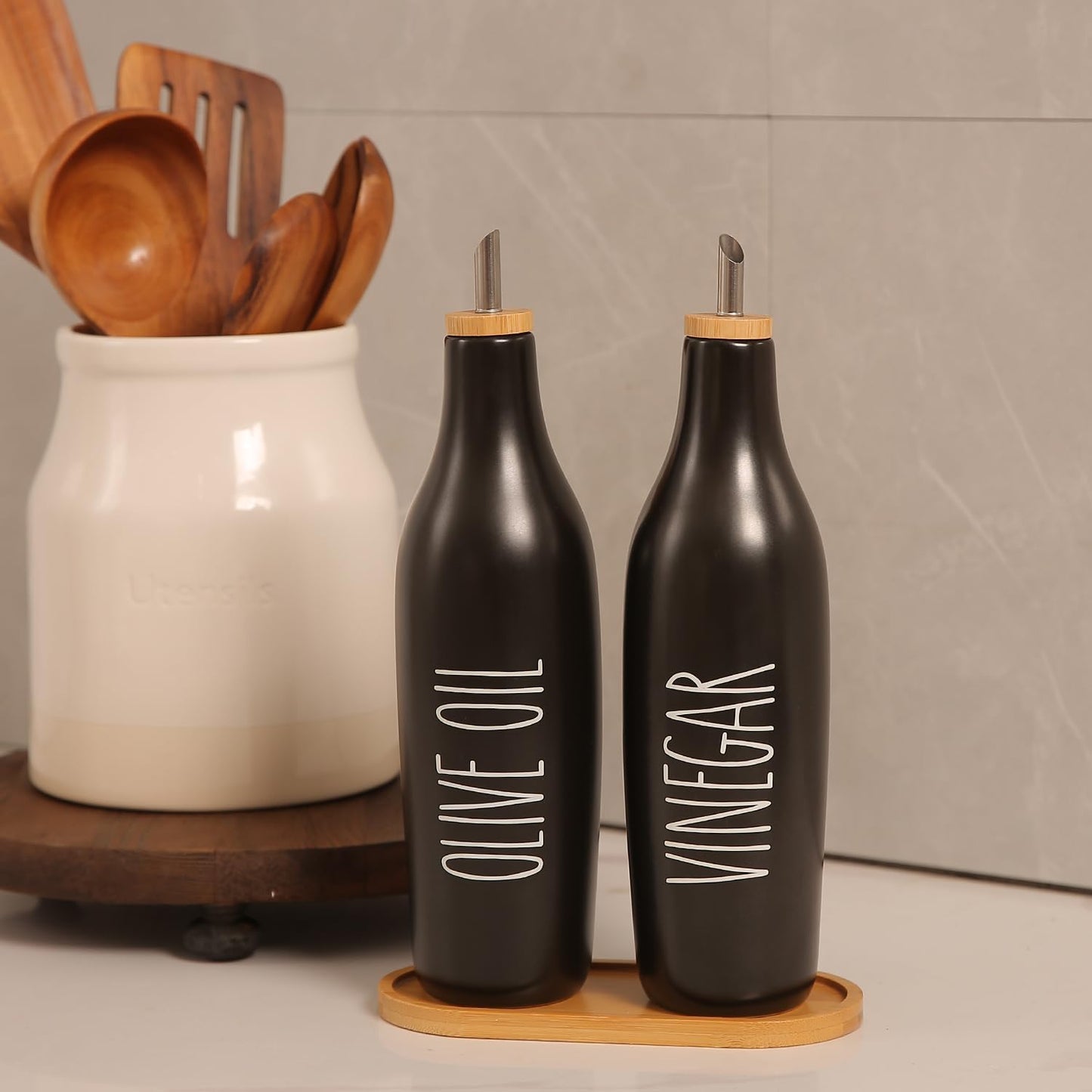 HOMCDALY Ceramic Olive Oil Dispenser for Kitchen, Stoneware 16oz Oil Cruet and Vinegar Bottles Dispenser, Kitchen Dispenser Bottle for EVOO Vinegar Syrups, Modern Farmhouse Design(W-O)