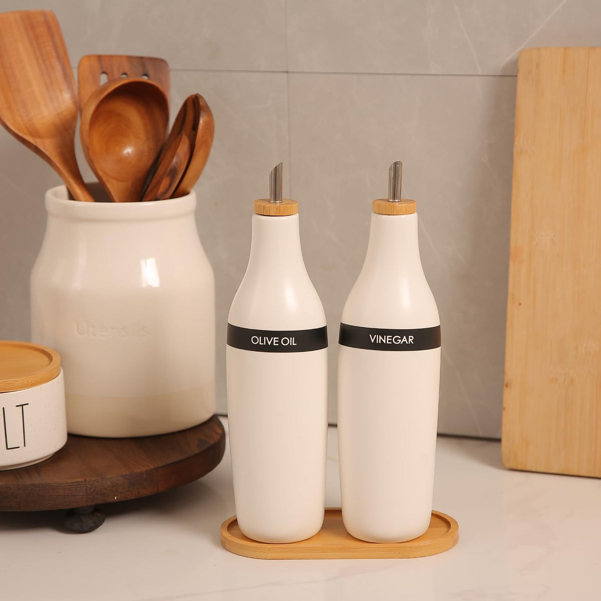HOMCDALY Ceramic Olive Oil Dispenser for Kitchen, Stoneware 16oz Oil Cruet and Vinegar Bottles Dispenser, Kitchen Dispenser Bottle for EVOO Vinegar Syrups, Modern Farmhouse Design(W-O)