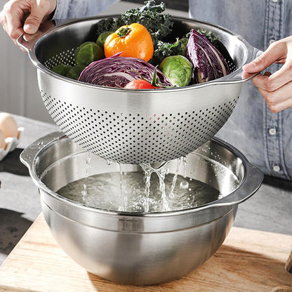 18/8 Stainless Steel Microwell Colander, 2.5QT Large Capacity with Handle Kitchen Food Strainer Basket for Washing Vegetables, Fruits, Rice, and Pasta (primary colour, 2.5QT)