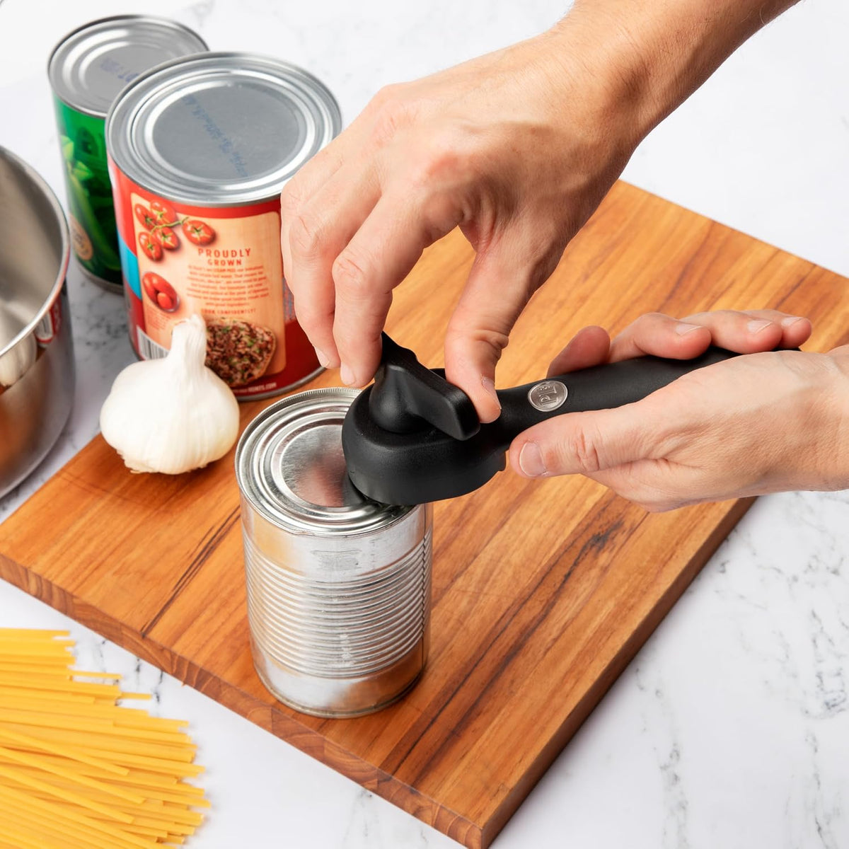 Safety Can Opener - Smooth Edge Manual Can Opener with Ergonomic Handle for Easy Use, Lid Resealable Design, Eliminates Sharp Edges