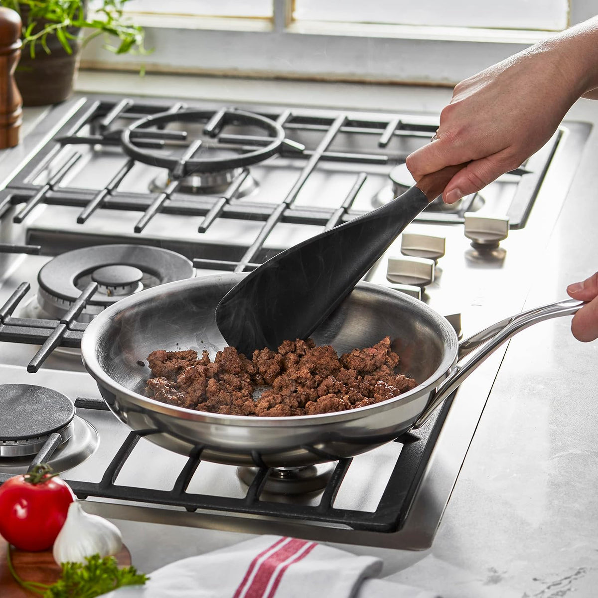 Soup Ladle, Cooking Utensil, Non-Stick Silicone, Black | Silicone Ladle, Durable Acacia Wood Handle. Safe for All Cookware Surfaces. Perfect for Soup & Gravy