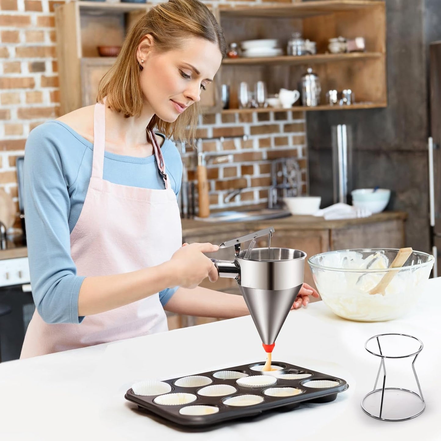 Stainless Steel Pancake Batter Dispenser, 20 Oz Funnel Cake Dispenser Maker with Stand Squeeze Handle, Multi-Caliber Panckae Pourer for Cupcakes, Donut, Waffle or Baked Goods