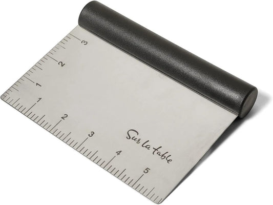 Sur ta table Black Handle Bench Scraper, Stainless and Black | 1 bench scraper